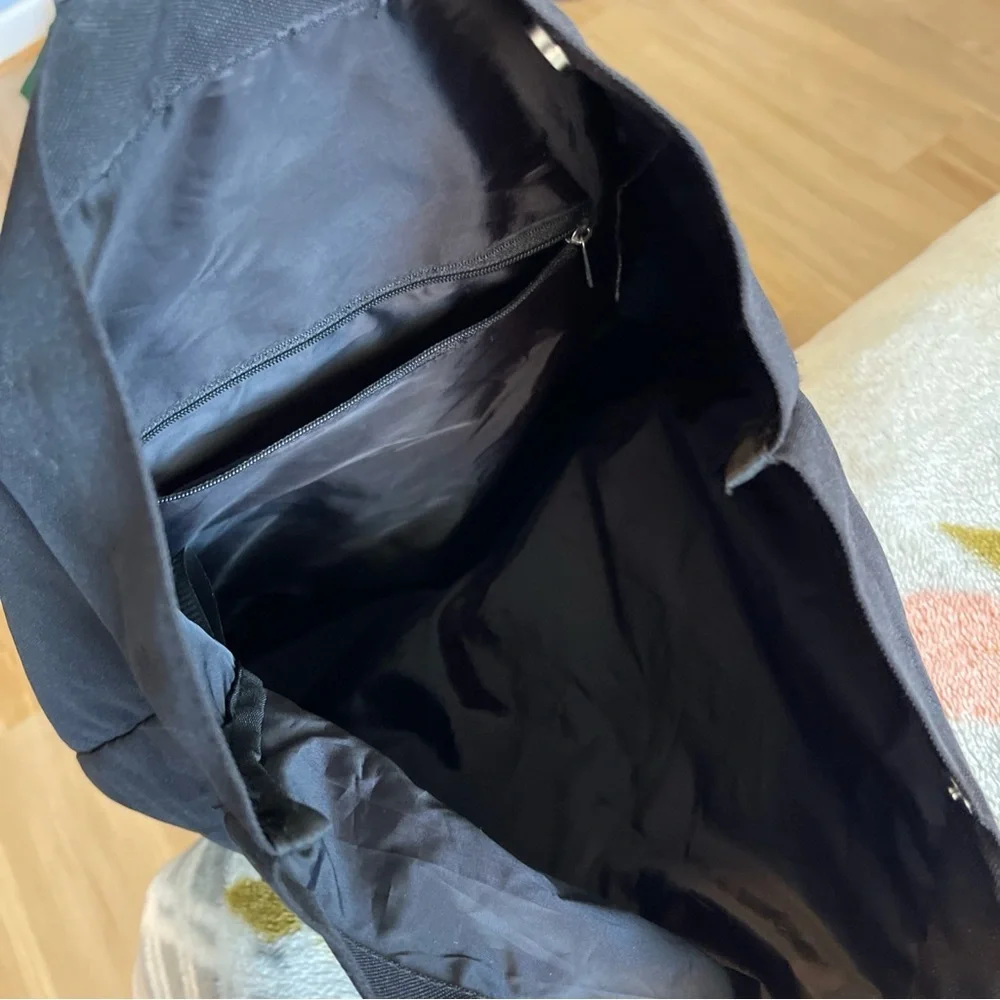On Running Charcoal Roll-Top Backpack dark black